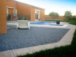 Nidagravel 129 - Grindstabilisatieplaat - Grijs -Tuinieren Winkel nidagravel grindplaten sfeer zwembad grijs